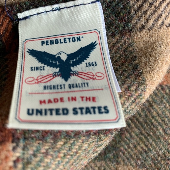 Vintage Pendleton Wool Throw Blanket with Leather Strap, Thomas Kay edition - Picture 6 of 9